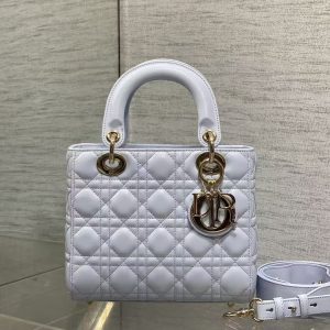 Dior-Small Lady Dior  Bag  20 x 18 x 8 cm (Length x Height x Width)